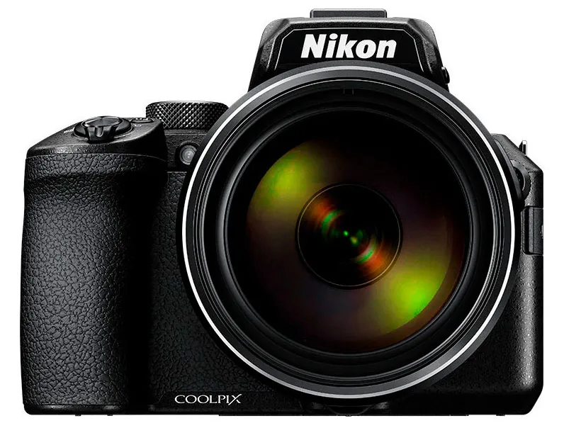 Nikon COOLPIX P950 正面